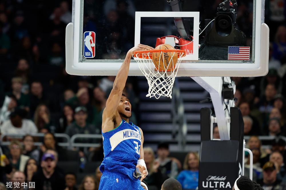 而西蒙斯却 而西蒙斯却