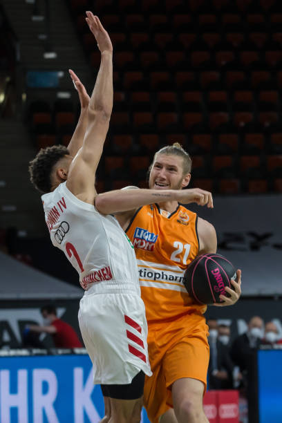 洲篮球的黄 洲篮球的黄